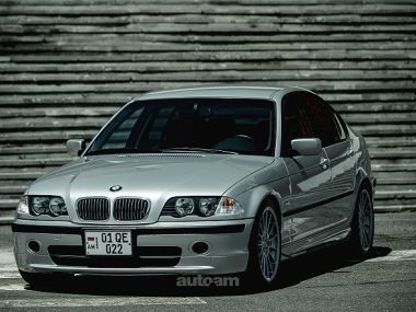 BMW 328  2000 