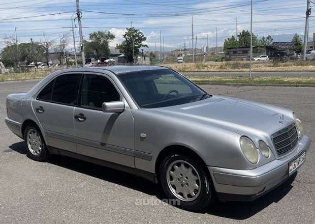 Mercedes-Benz 200