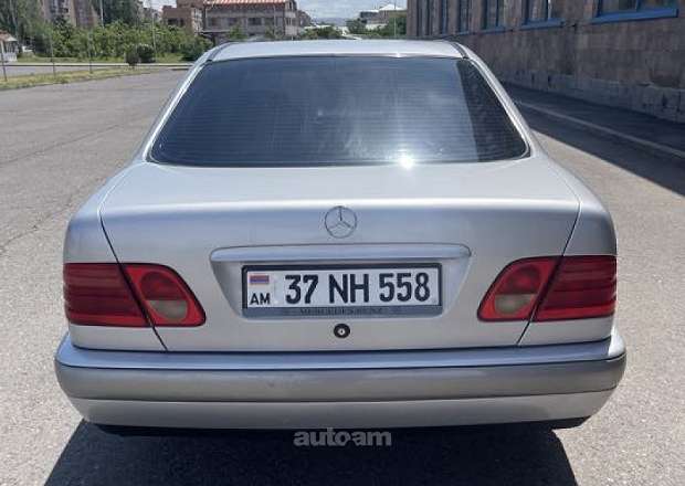 Mercedes-Benz 200