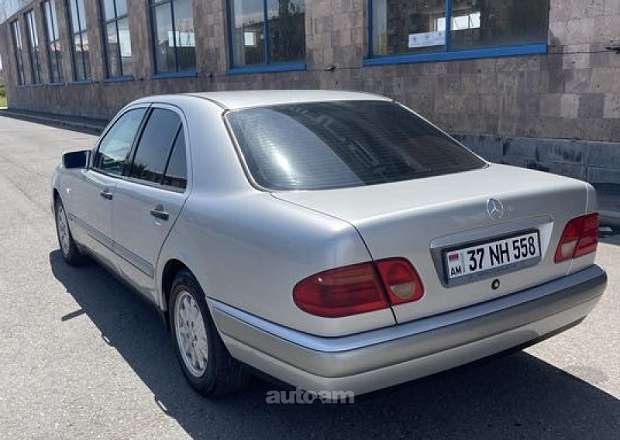 Mercedes-Benz 200