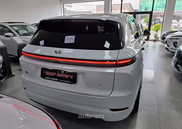 Lixiang Li L7