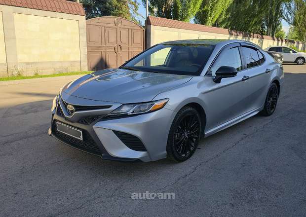 Toyota Camry 2020 — լուսանկար 2
