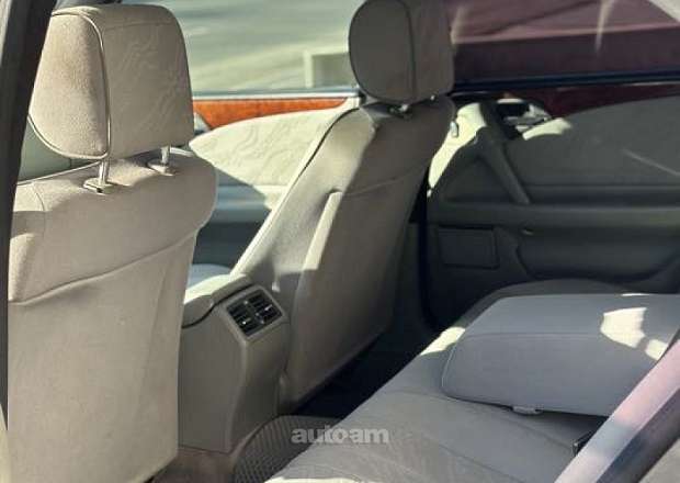 Mercedes-Benz E 240
