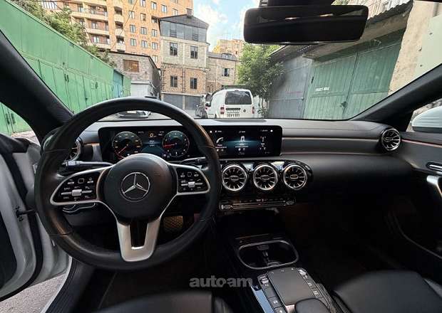 Mercedes-Benz CLA 250