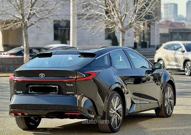 Toyota bZ5