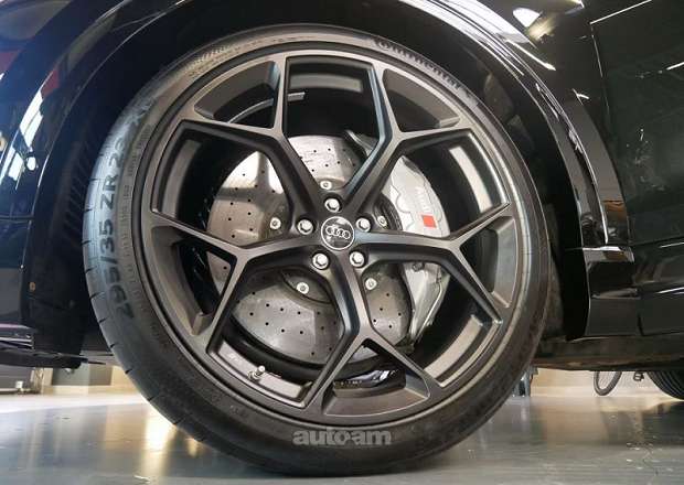 Audi RSQ8