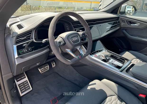 Audi RSQ8