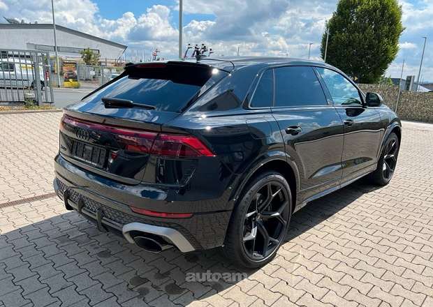 Audi RSQ8