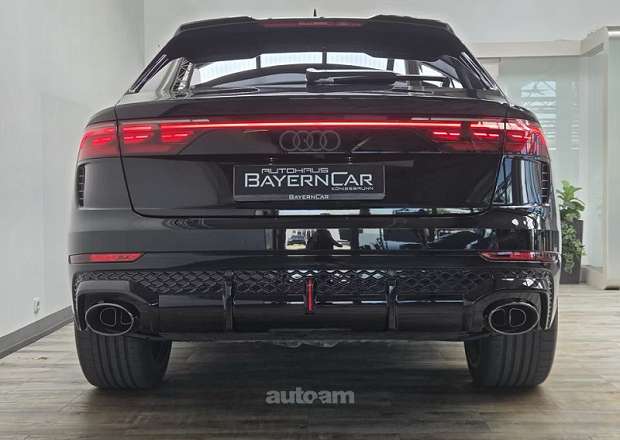 Audi RSQ8