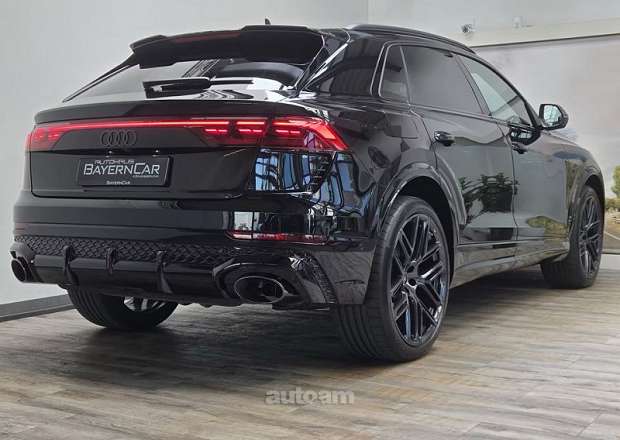 Audi RSQ8