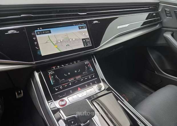 Audi RSQ8