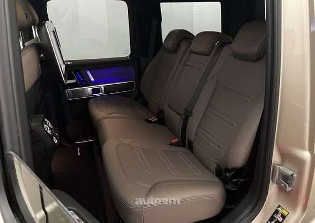 Mercedes-Benz G 400