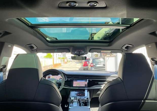 Audi RSQ8