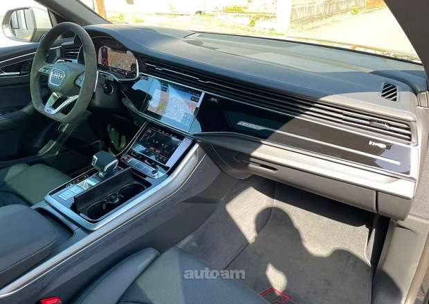 Audi RSQ8