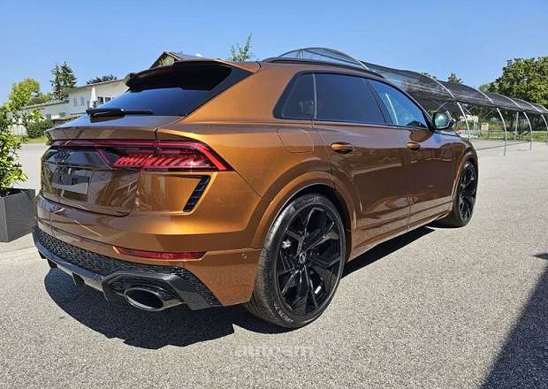Audi RSQ8