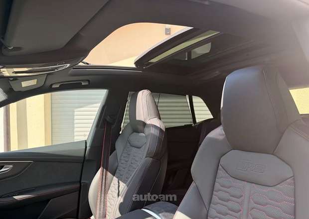 Audi RSQ8