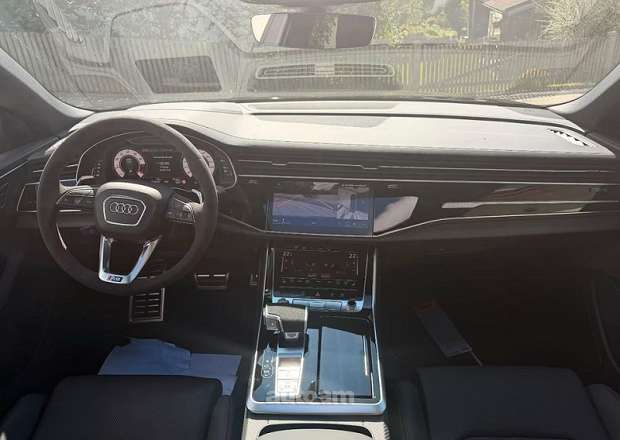 Audi RSQ8