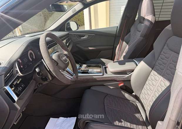 Audi RSQ8