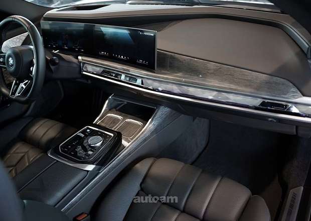 BMW i7