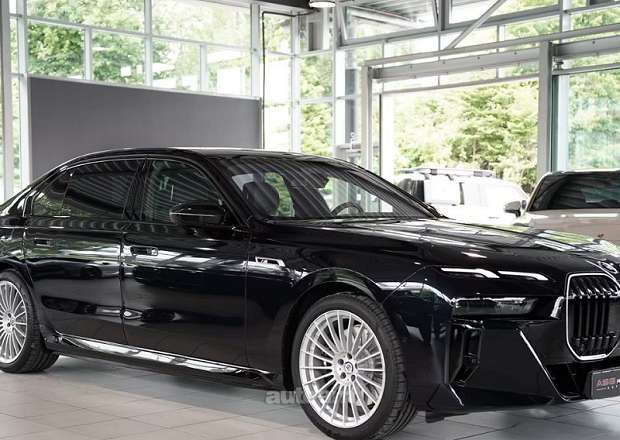 BMW i7