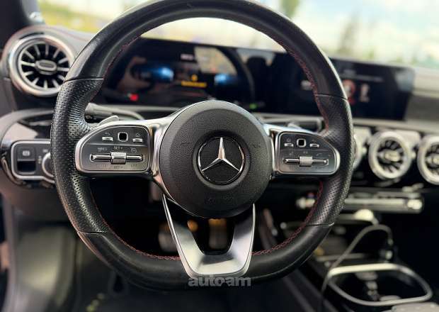 Mercedes-Benz CLA 200