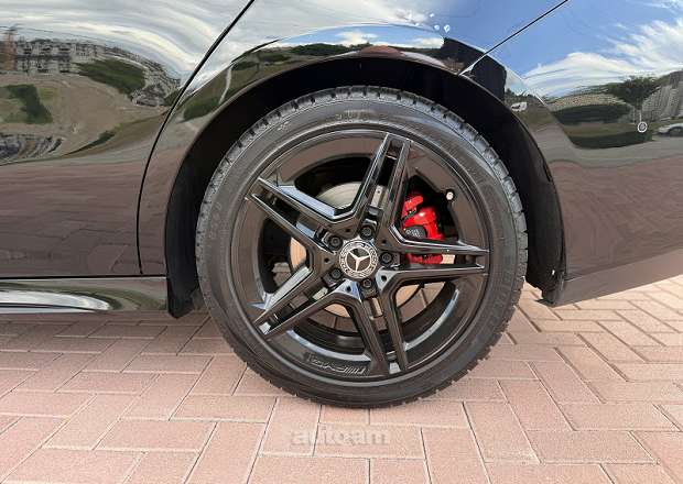 Mercedes-Benz CLA 200