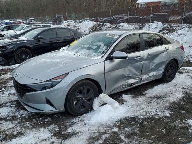 Hyundai Elantra  2023 