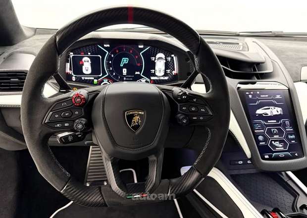 Lamborghini Revuelto