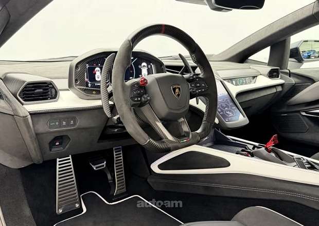 Lamborghini Revuelto