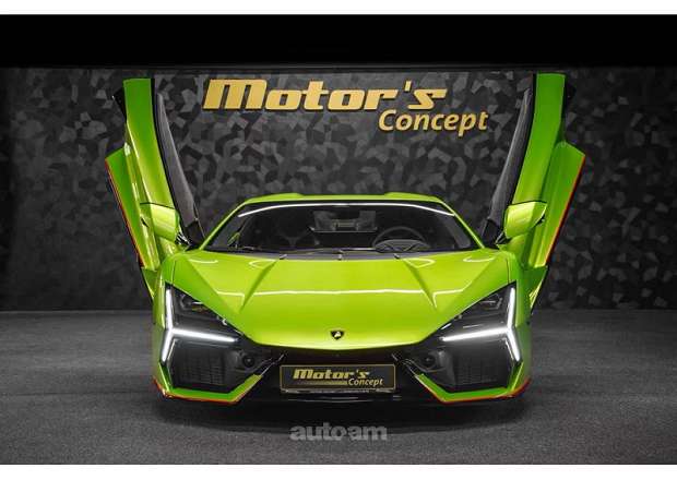 Lamborghini Revuelto