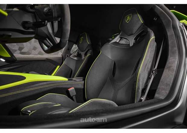 Lamborghini Revuelto