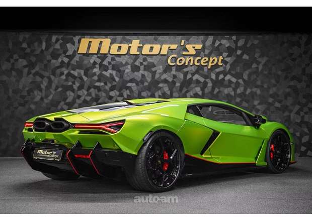 Lamborghini Revuelto