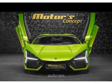 Lamborghini Revuelto  2025 