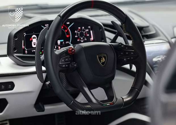 Lamborghini Revuelto