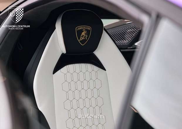 Lamborghini Revuelto