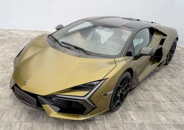 Lamborghini Revuelto