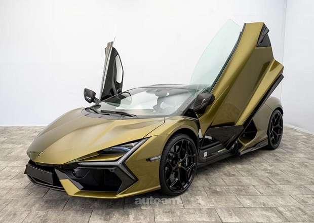 Lamborghini Revuelto