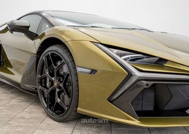 Lamborghini Revuelto