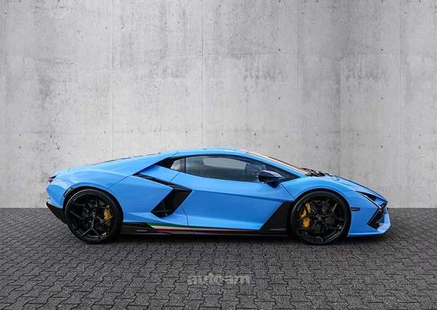 Lamborghini Revuelto