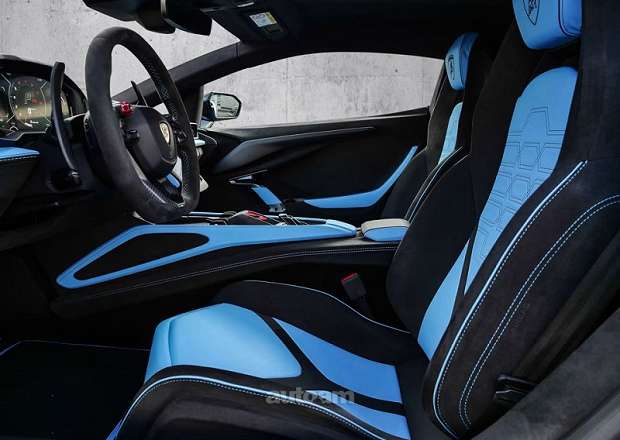 Lamborghini Revuelto