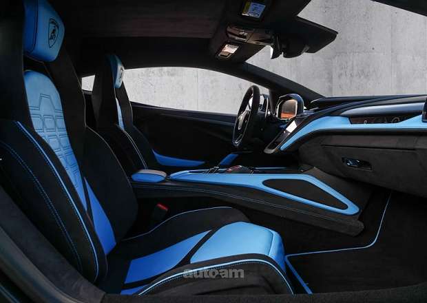 Lamborghini Revuelto