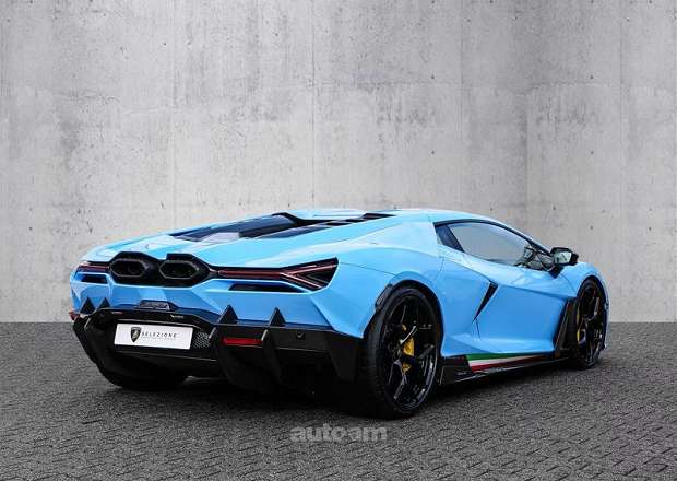 Lamborghini Revuelto