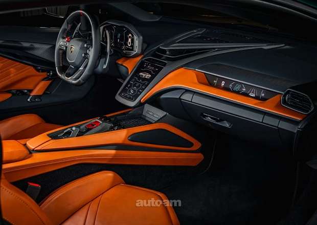 Lamborghini Revuelto