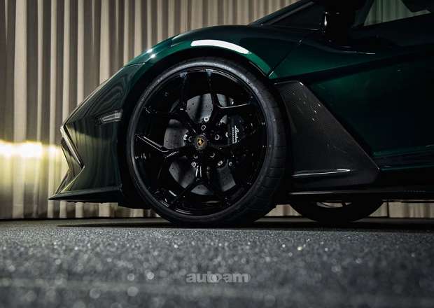 Lamborghini Revuelto