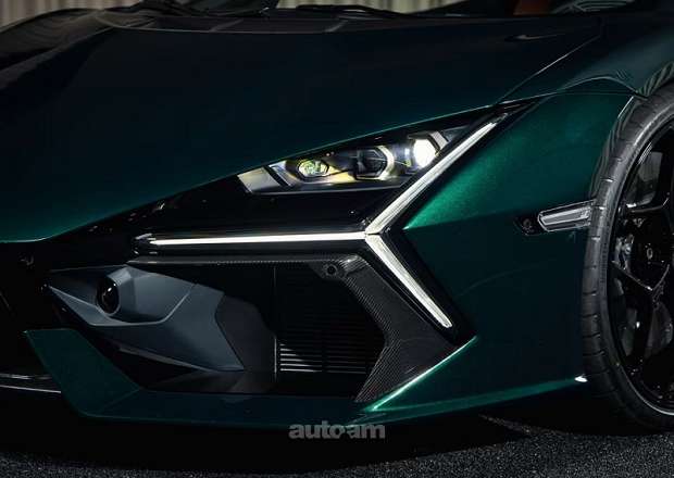 Lamborghini Revuelto