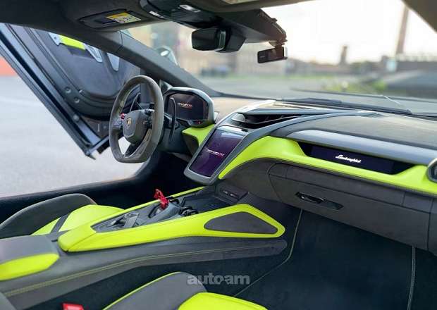 Lamborghini Revuelto