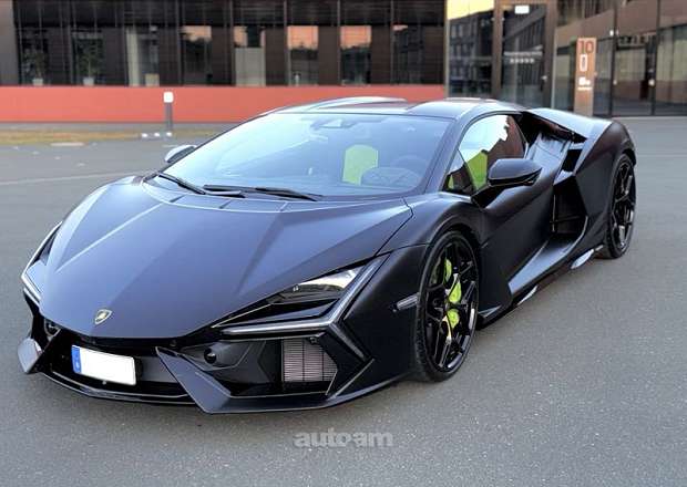 Lamborghini Revuelto