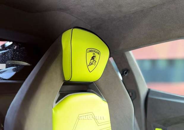 Lamborghini Revuelto