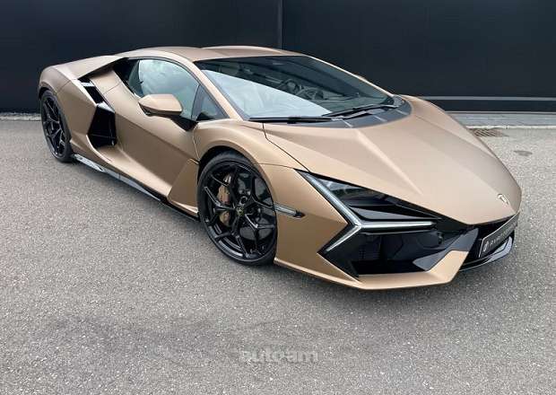 Lamborghini Revuelto