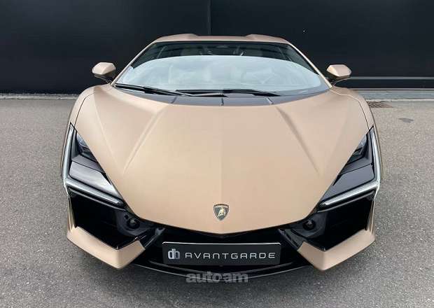 Lamborghini Revuelto